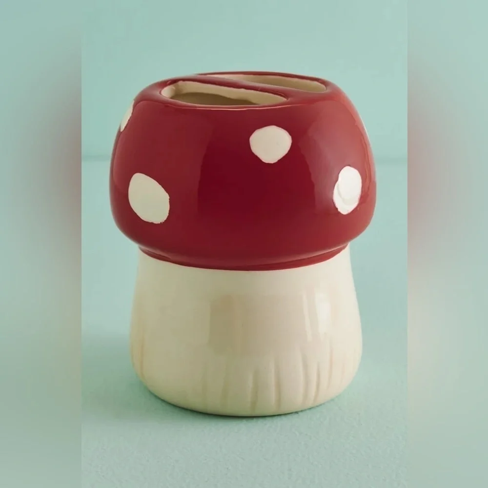 🎉HOST PICK🎉Mushroom Bathroom Gift Set, NIB 🍄🪥
